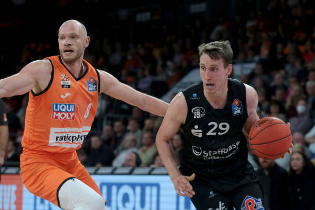 能打边锋又 能打边锋又