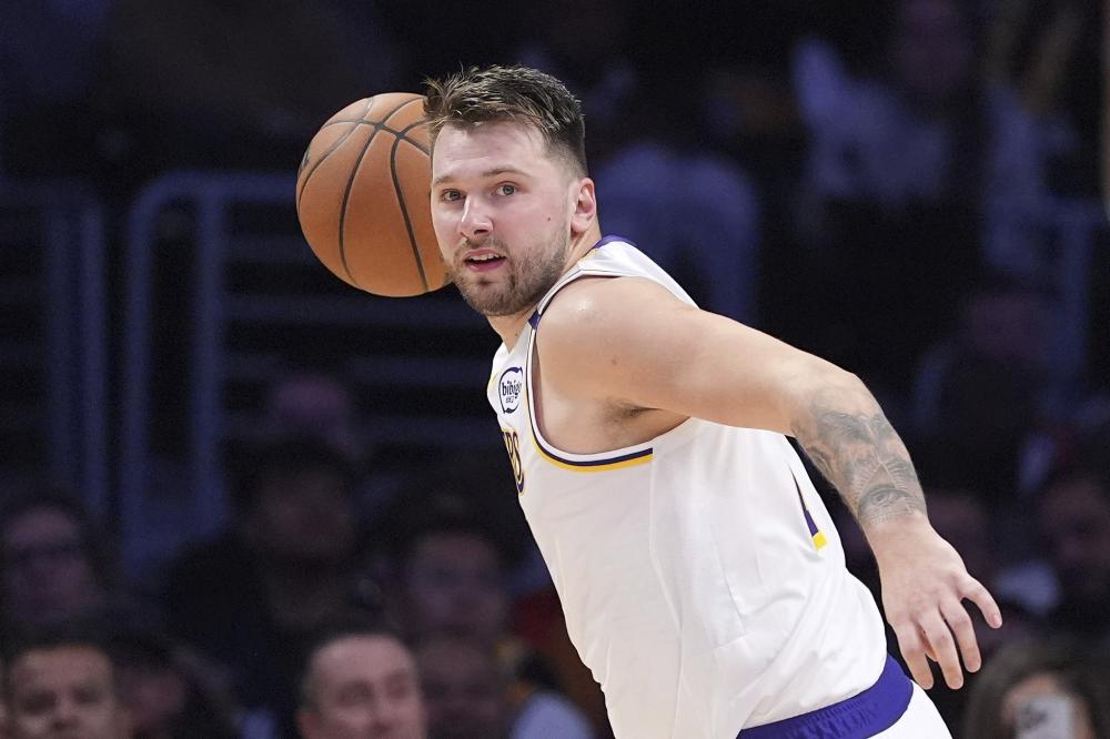 帮助她们在 帮助她们在